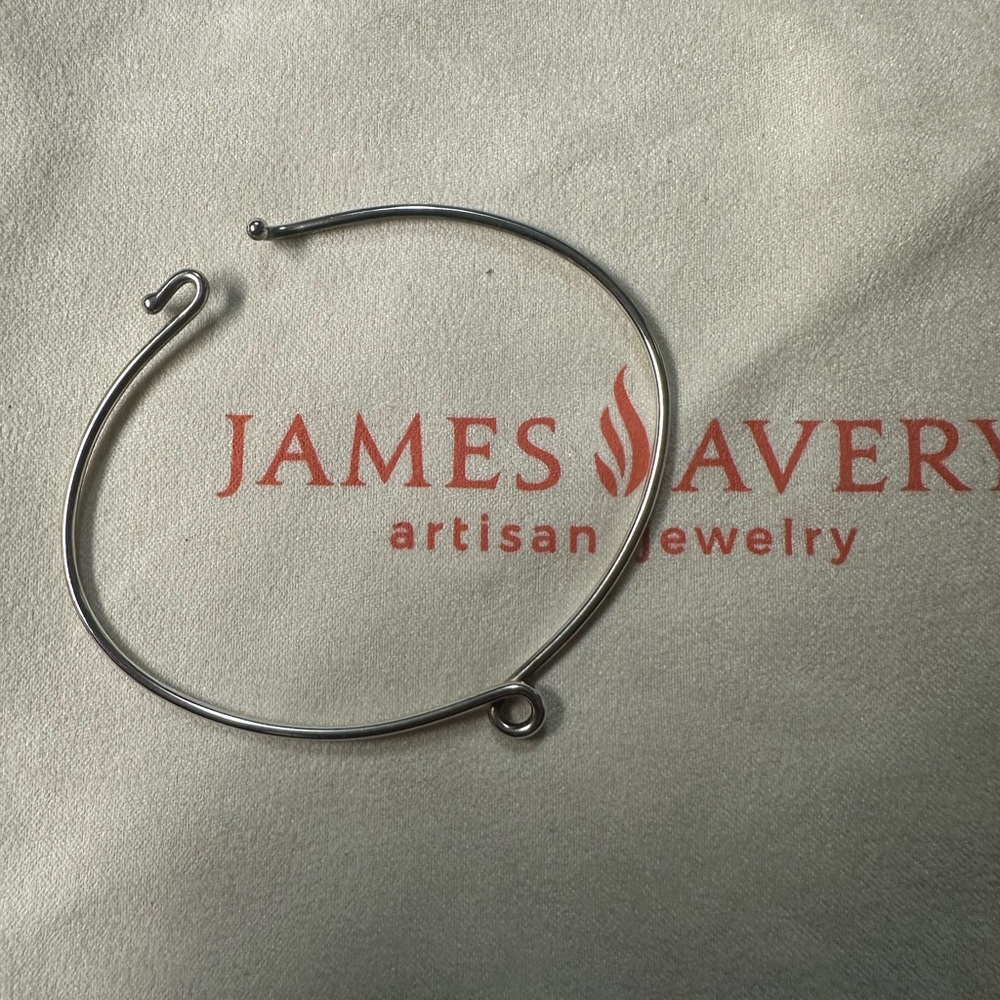 RARE. RETIRED James Avery Silver Hook Bracelet with charm attachment